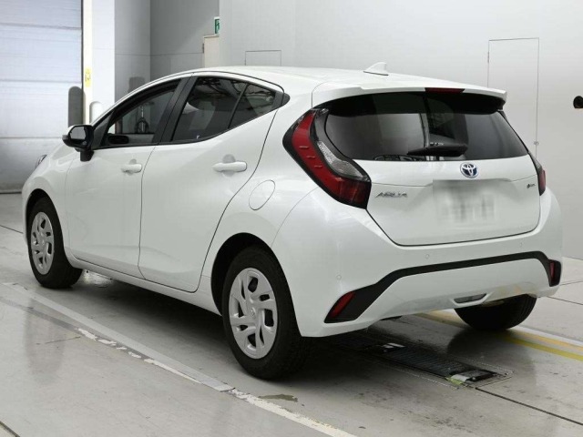 Toyota AQUA 2024 7659847-6