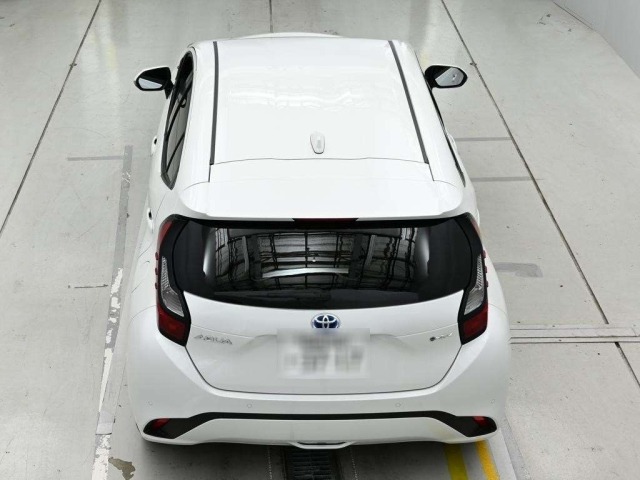 Toyota AQUA 2024 7659847-8
