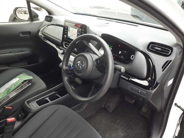 Toyota AQUA 2024 7659847-9