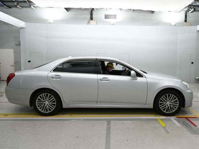 Toyota CROWN MAJESTA 2009 7656197-3