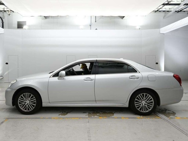 Toyota CROWN MAJESTA 2009 7656197-4