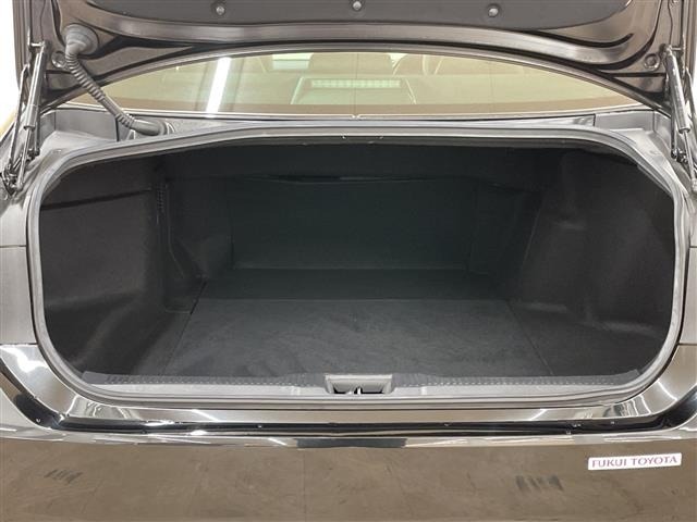 Toyota CROWN 2018 7651418-11