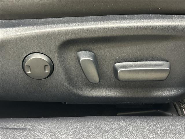 Toyota CROWN 2017 7651499-1
