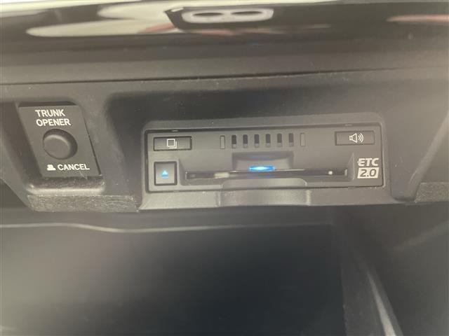 Toyota CROWN 2018 7651573-1