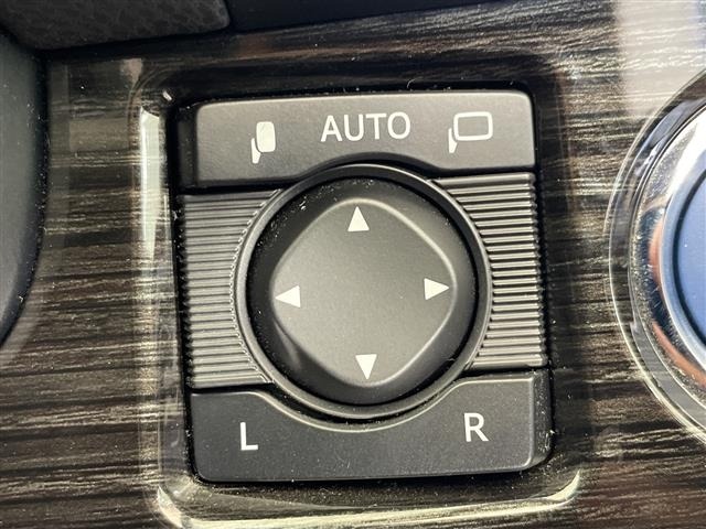 Toyota CROWN 2017 7651614-1