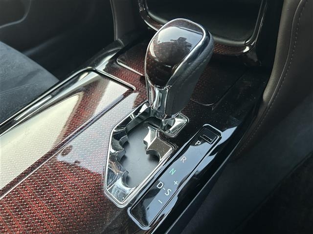 Toyota CROWN 2017 7651628-10