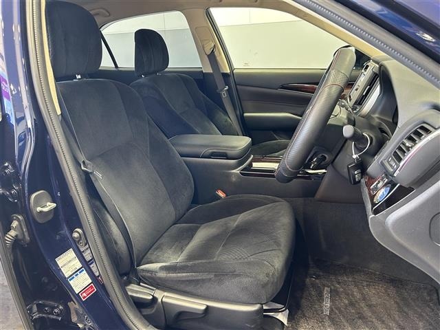Toyota CROWN 2017 7651628-17