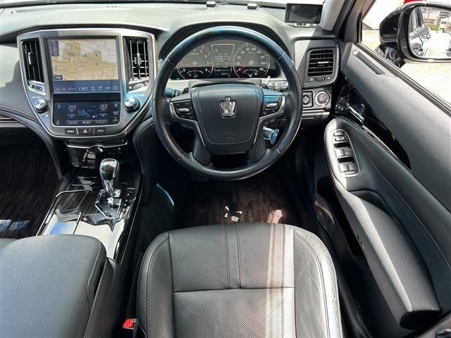 Toyota CROWN 2017 7651787-15