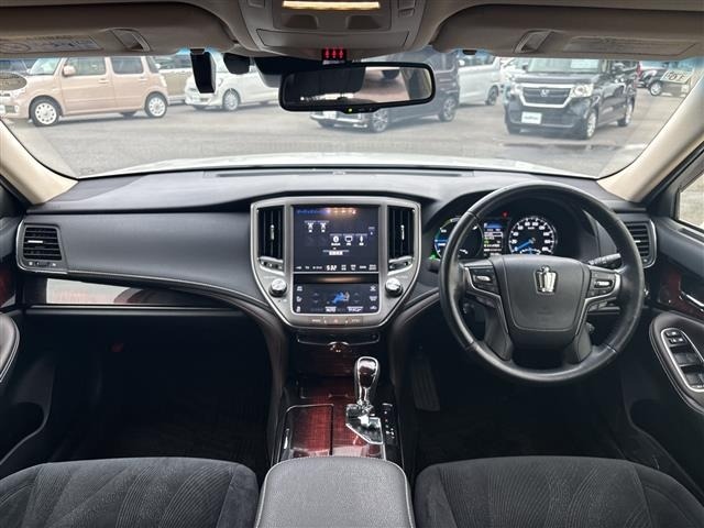 Toyota CROWN 2017 7651811-14
