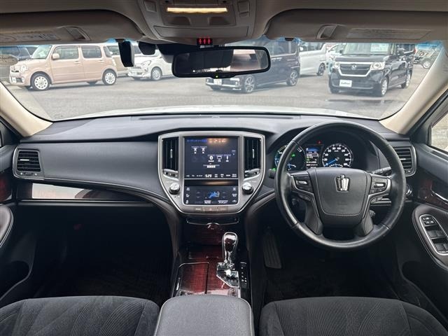 Toyota CROWN 2017 7651811-2