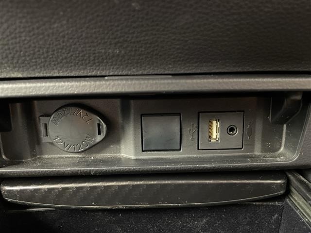Toyota CROWN 2018 7651869-1