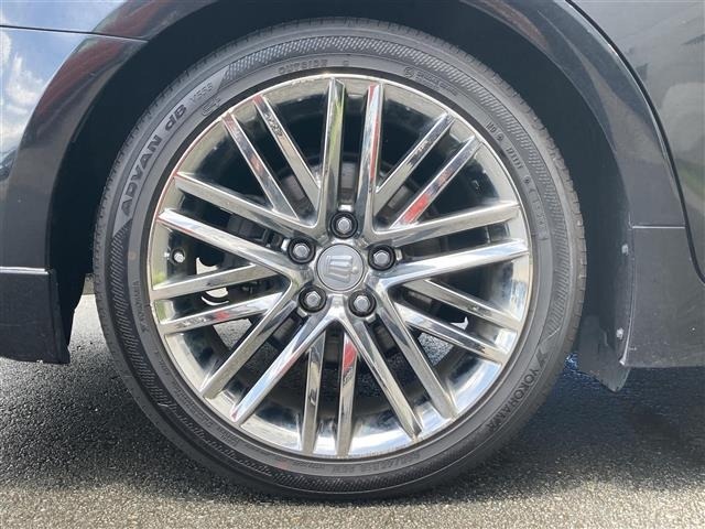 Toyota CROWN 2017 7651896-26