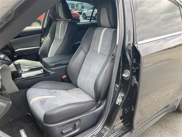 Toyota CROWN 2017 7651896-38