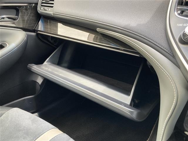 Toyota CROWN 2017 7651896-4