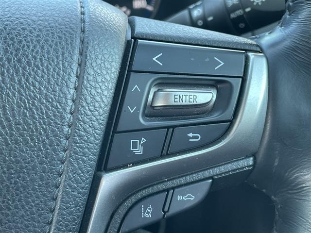 Toyota CROWN 2017 7651935-17