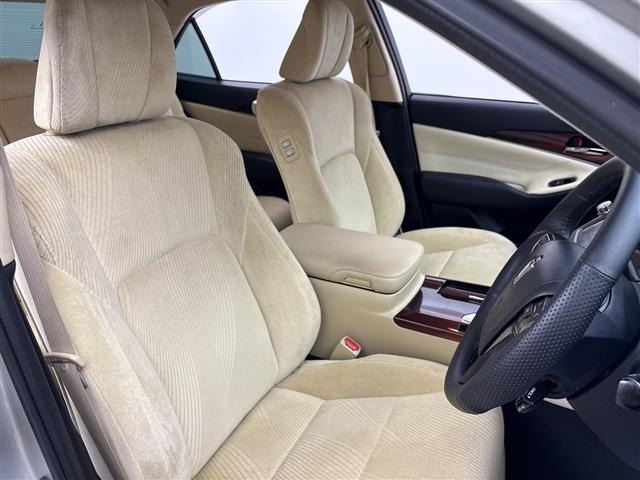 Toyota CROWN 2015 7651959-1