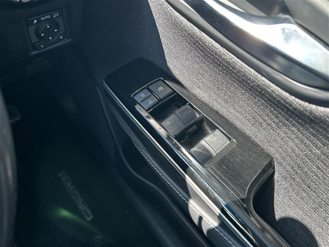 Toyota CROWN 2018 7651972-1
