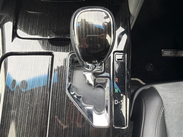 Toyota CROWN 2017 7652147-1