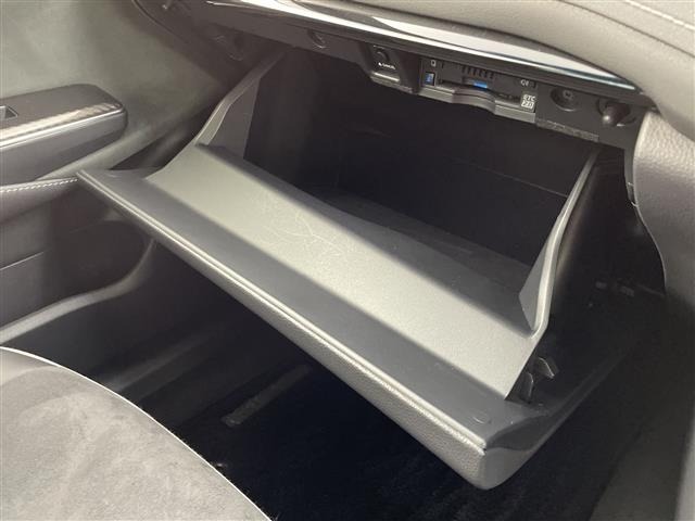 Toyota CROWN 2018 7652211-4