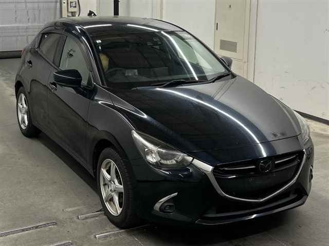 Mazda DEMIO 2017 7658434-0