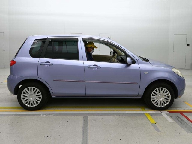 Mazda DEMIO 2005 7658437-3
