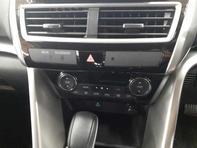 Mitsubishi ECLIPSE CROSS 2019 7646135-12