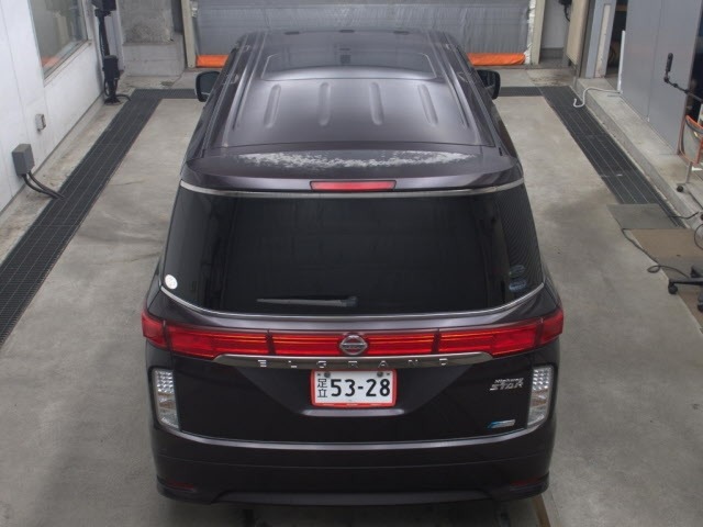Nissan ELGRAND 2011 7658557-7