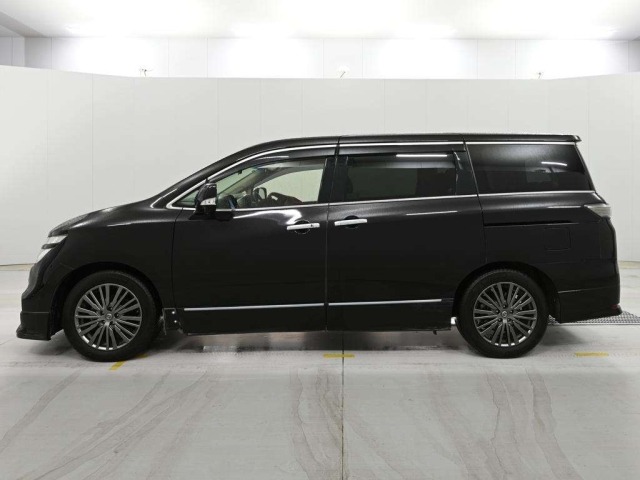 Nissan ELGRAND 2019 7658558-4