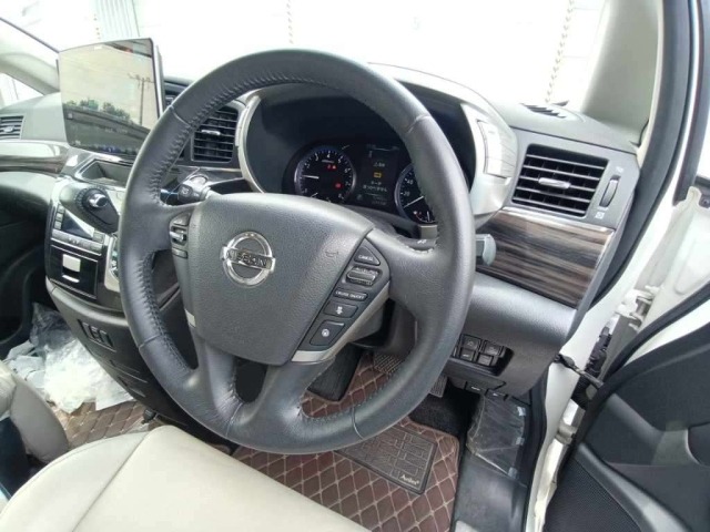 Nissan ELGRAND 2020 7658561-9