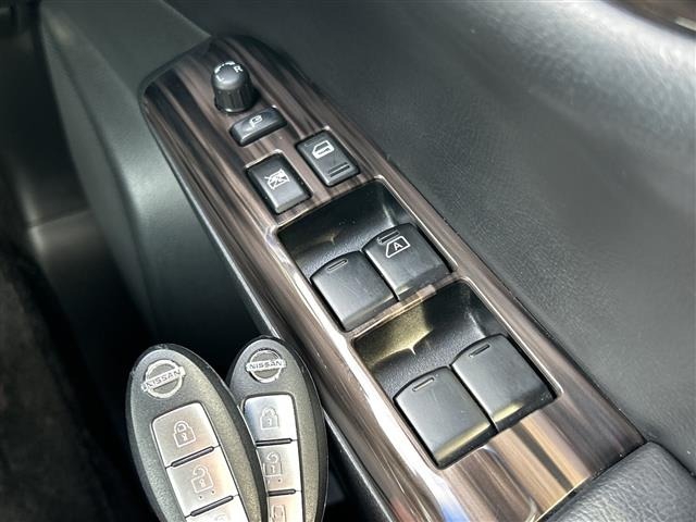 Nissan ELGRAND 2015 7658594-9