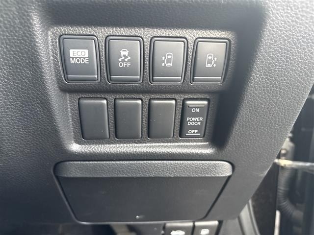 Nissan ELGRAND 2011 7658595-3