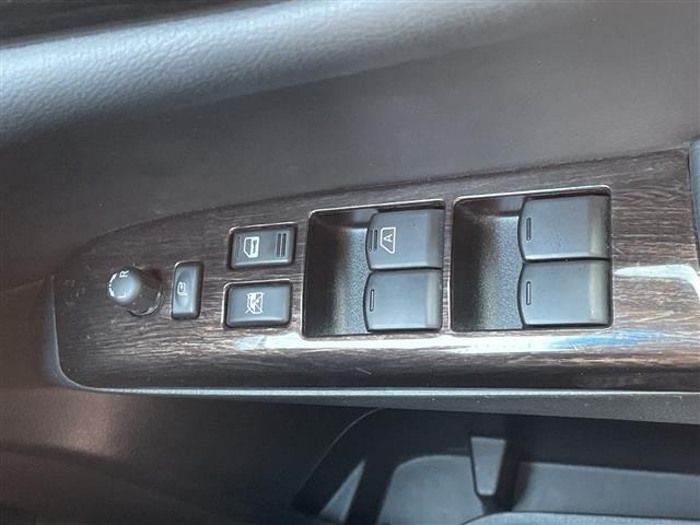 Nissan ELGRAND 2013 7658596-17