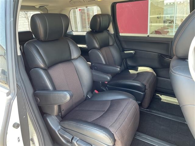 Nissan ELGRAND 2013 7658596-6