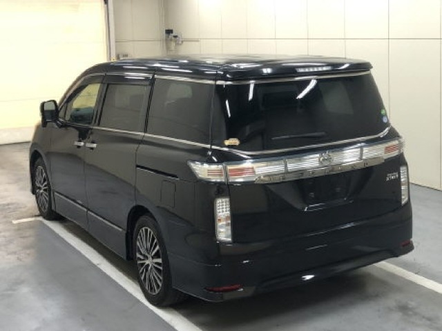 Nissan ELGRAND 2015 7658597-1