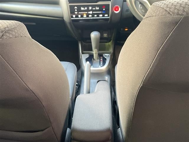 Honda FIT 2018 7645833-11