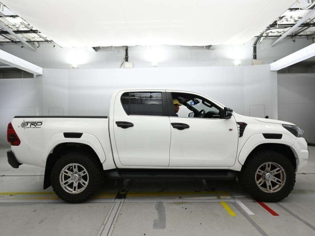 Toyota HILUX 2022 7654625-3