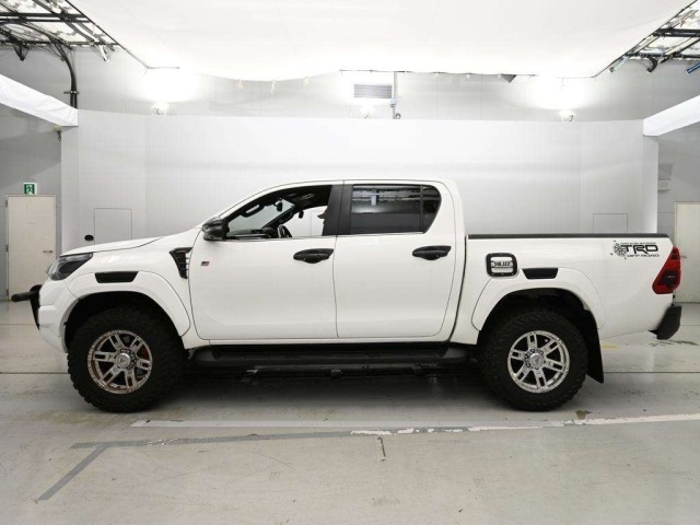 Toyota HILUX 2022 7654625-4