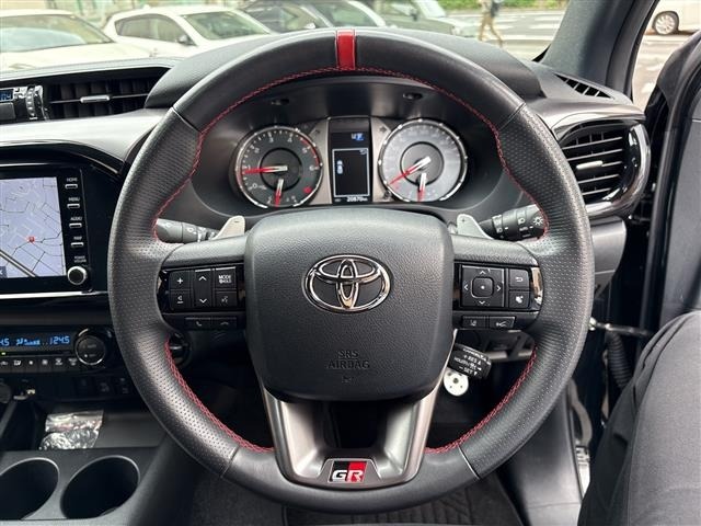 Toyota HILUX 2023 7654811-4