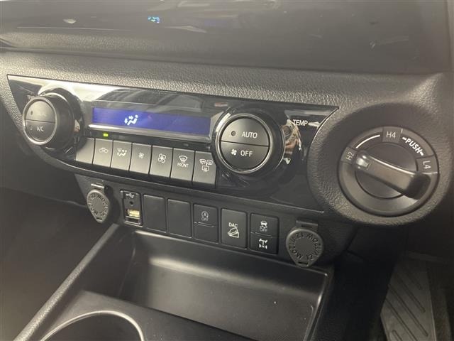 Toyota HILUX 2022 7654818-12