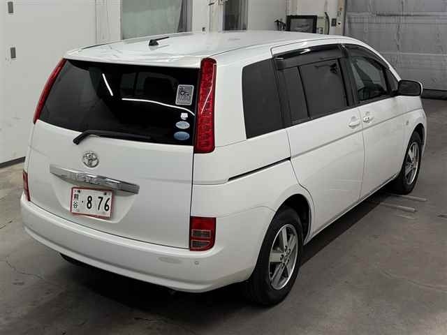 Toyota ISIS 2005 7647851-5