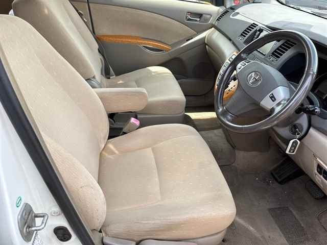 Toyota ISIS 2005 7647851-7