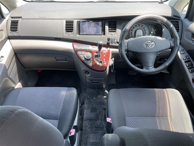 Toyota ISIS 2007 7647864-14