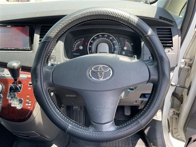 Toyota ISIS 2007 7647864-7