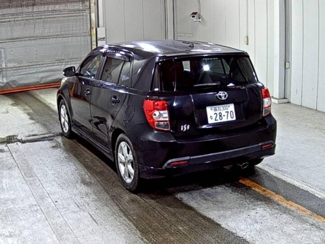 Toyota IST 2010 7658473-1