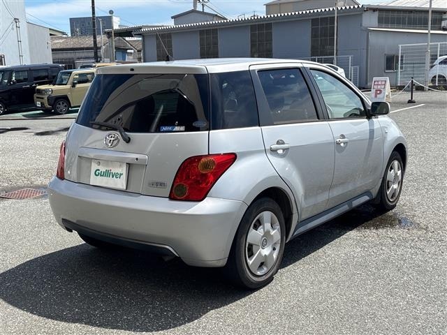Toyota IST 2003 7658474-1