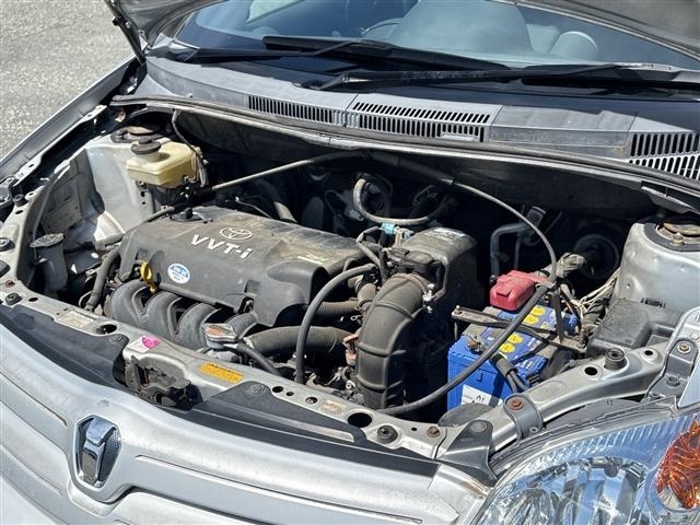 Toyota IST 2003 7658474-10