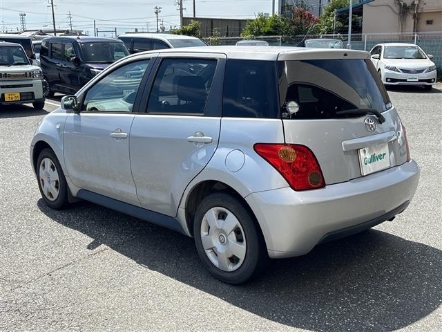 Toyota IST 2003 7658474-19