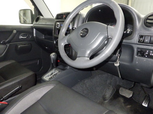 Suzuki JIMNY 2010 7648522-3