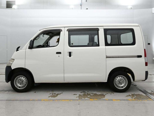 Toyota LITEACE VAN 2018 7648631-4