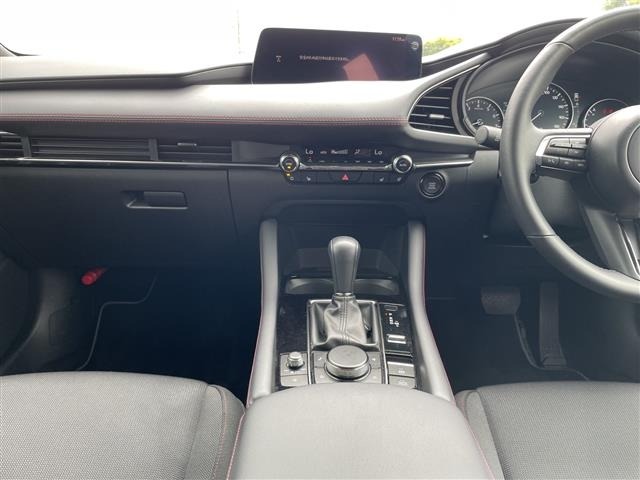 Mazda MAZDA3 2023 7658872-9